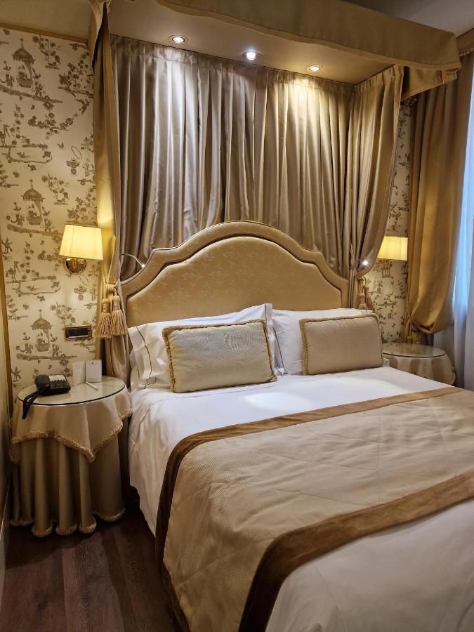 Hotel A La Commedia Venice Exterior photo