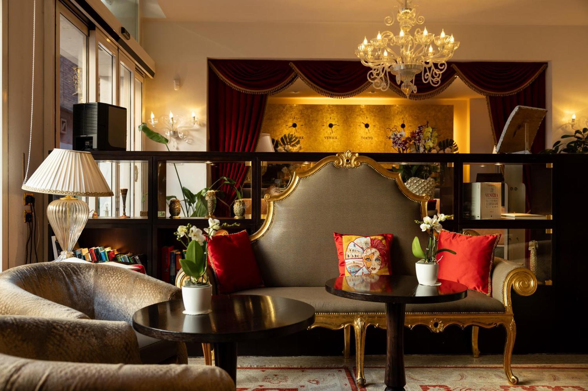 Hotel A La Commedia Venice Exterior photo